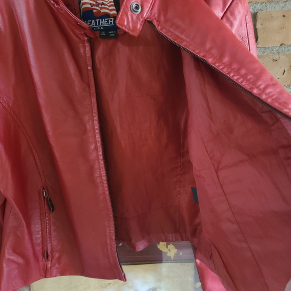% 25 % OFF  Red Leather Jacket 2x (Runs Very Small ) More Like a Large - Picture 9 of 14